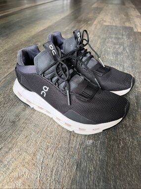 On Running CloudNova Women's Athletic Shoes Black